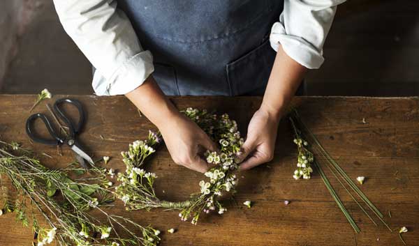 florist-creating-floral-crown