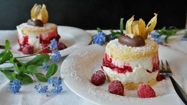 cake-edible-flowers