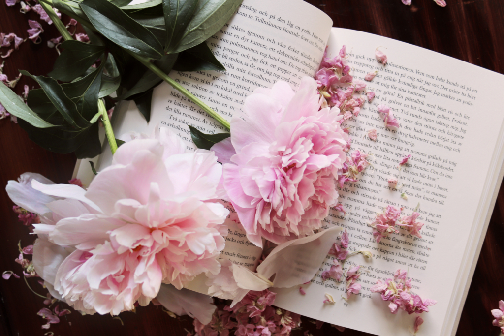 Top 10 Essential Books For Florists - Floranext - Florist Websites