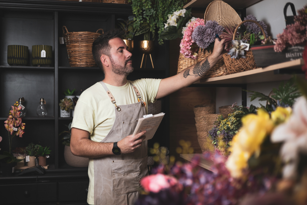 Cleaning-organizing-flower-shop